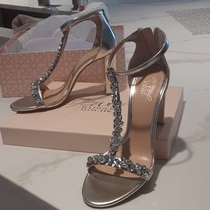 Badgley mischka jewel heels size 8.5 brand new.